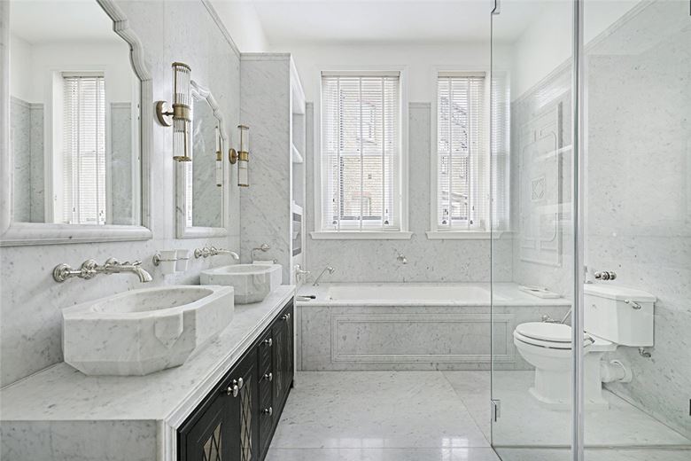 3 bedroom flat, Pont Street, Knightsbridge SW1X - Available