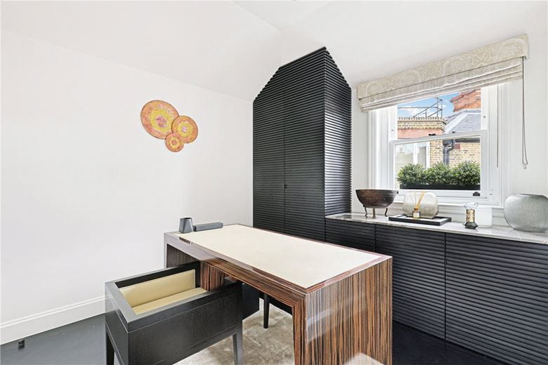 3 bedroom flat, Pont Street, Knightsbridge SW1X - Available
