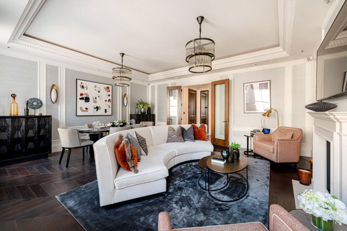 2 bedroom flat, Prince of Wales Terrace, Kensington W8 - Available