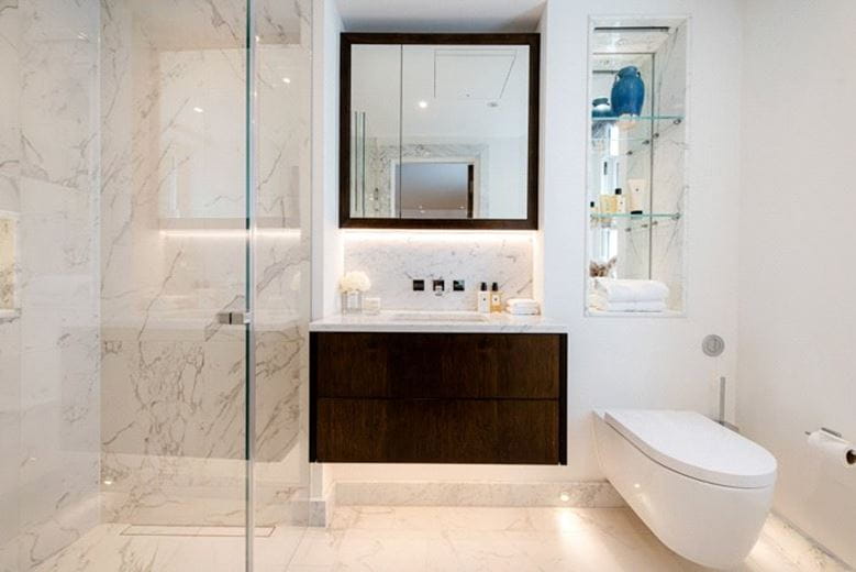 2 bedroom flat, Prince of Wales Terrace, Kensington W8 - Available