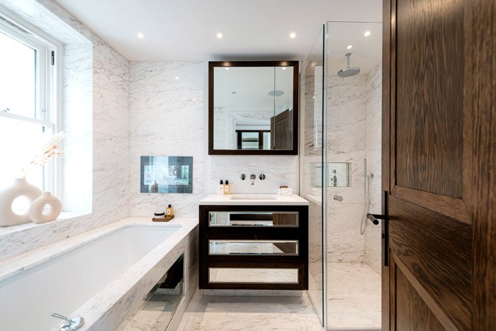 2 bedroom flat, Prince of Wales Terrace, Kensington W8 - Available