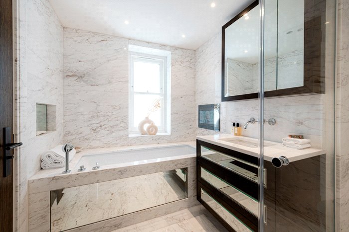 2 bedroom flat, Prince of Wales Terrace, Kensington W8 - Available