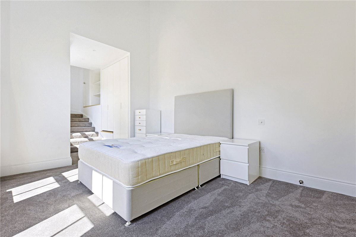  bedroom flat, Egerton Gardens Mews, Knightsbridge SW3 - Available