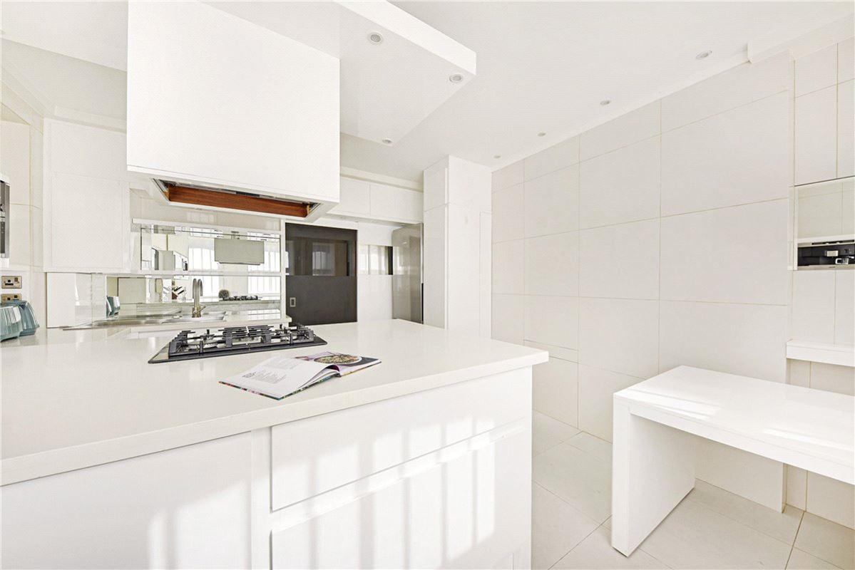 3 bedroom flat, Rosary Gardens, South Kensington SW7 - Available