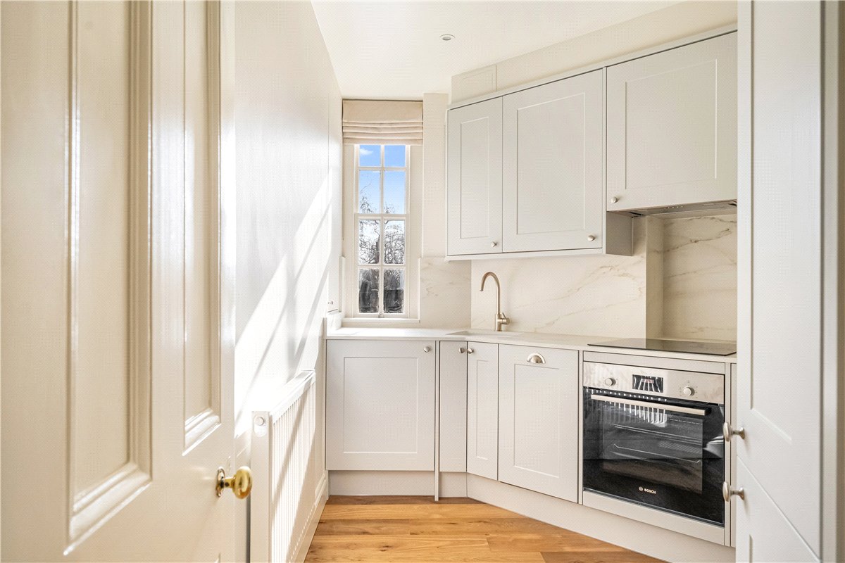 1 bedroom flat, Mallord Street, Chelsea SW3 - Let Agreed