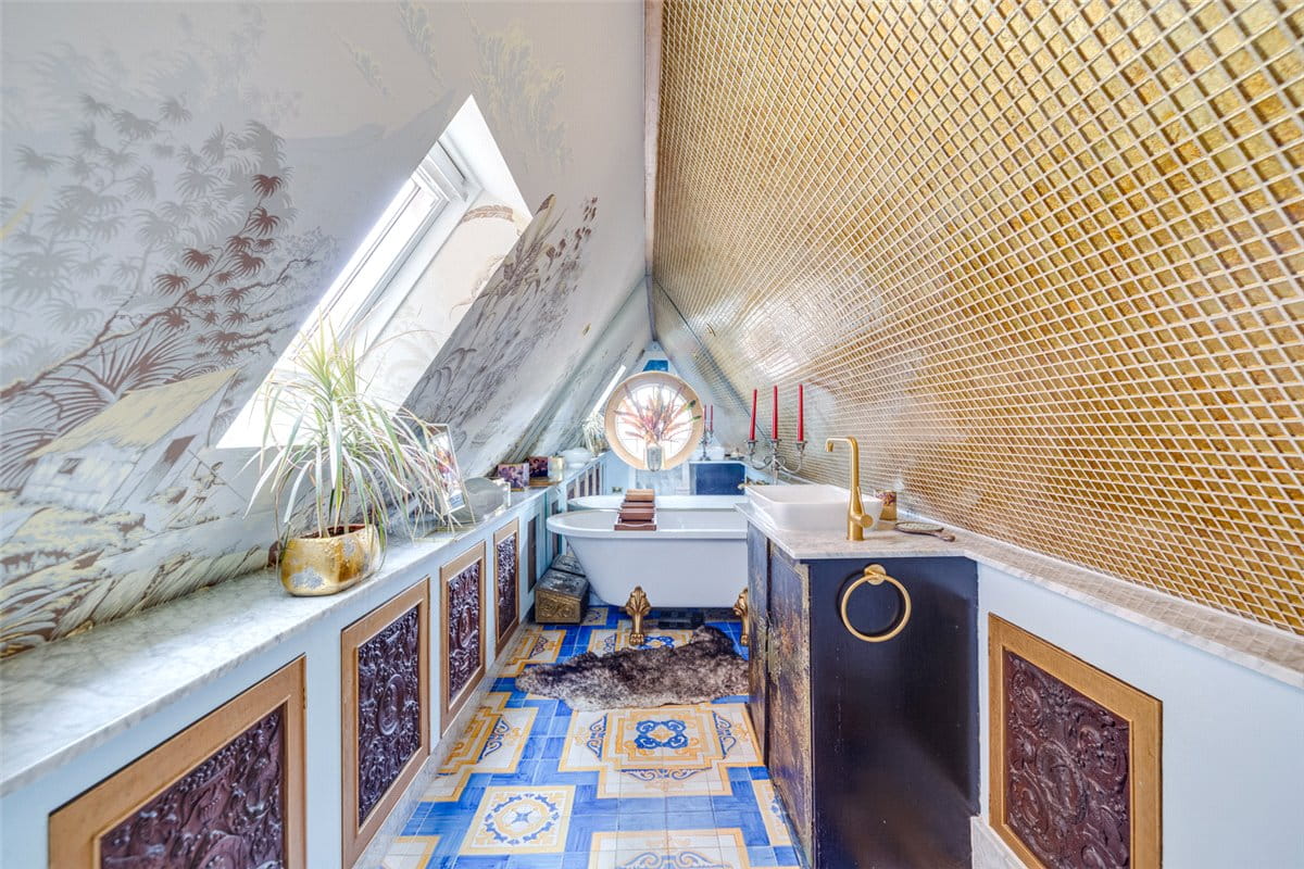 1 bedroom flat, Sloane Gardens, Chelsea SW1W - Available