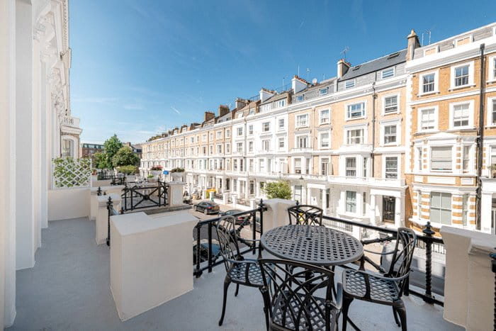 2 bedroom flat, Lexham Gardens, Kensington W8 - Available