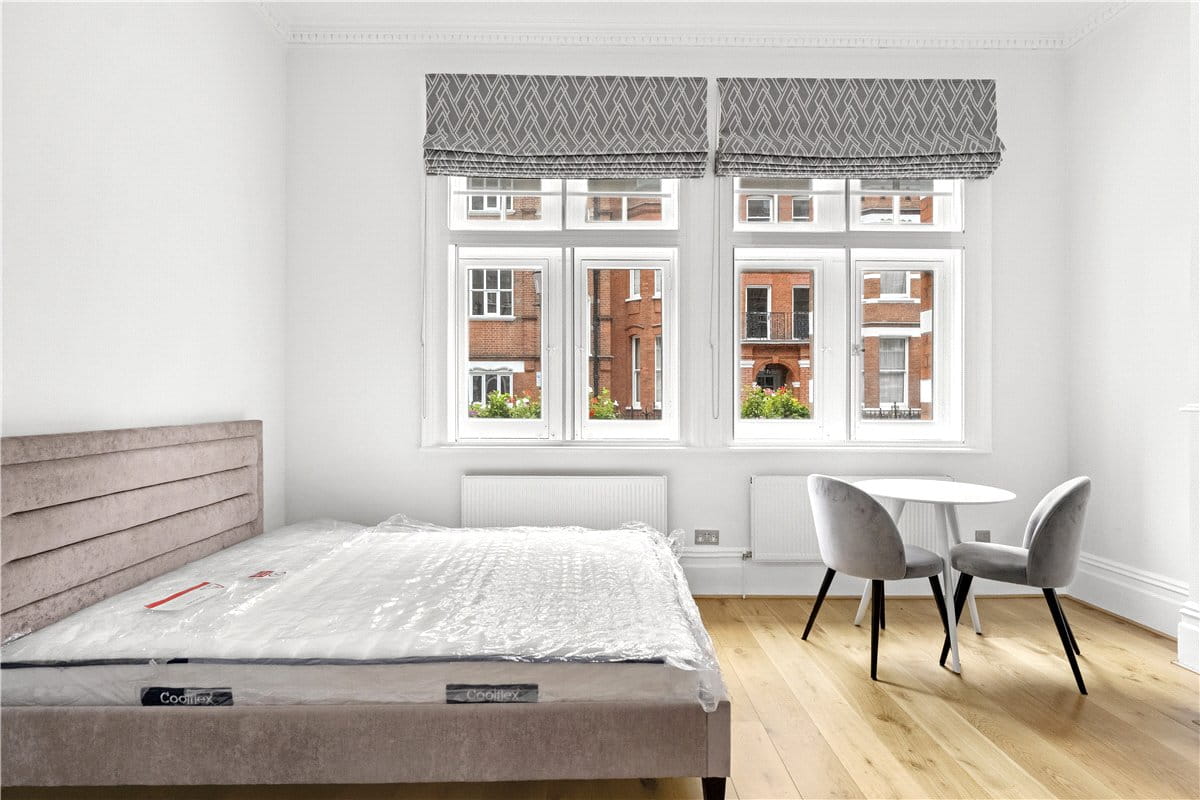  bedroom flat, Egerton Gardens, Knightsbridge SW3 - Let Agreed