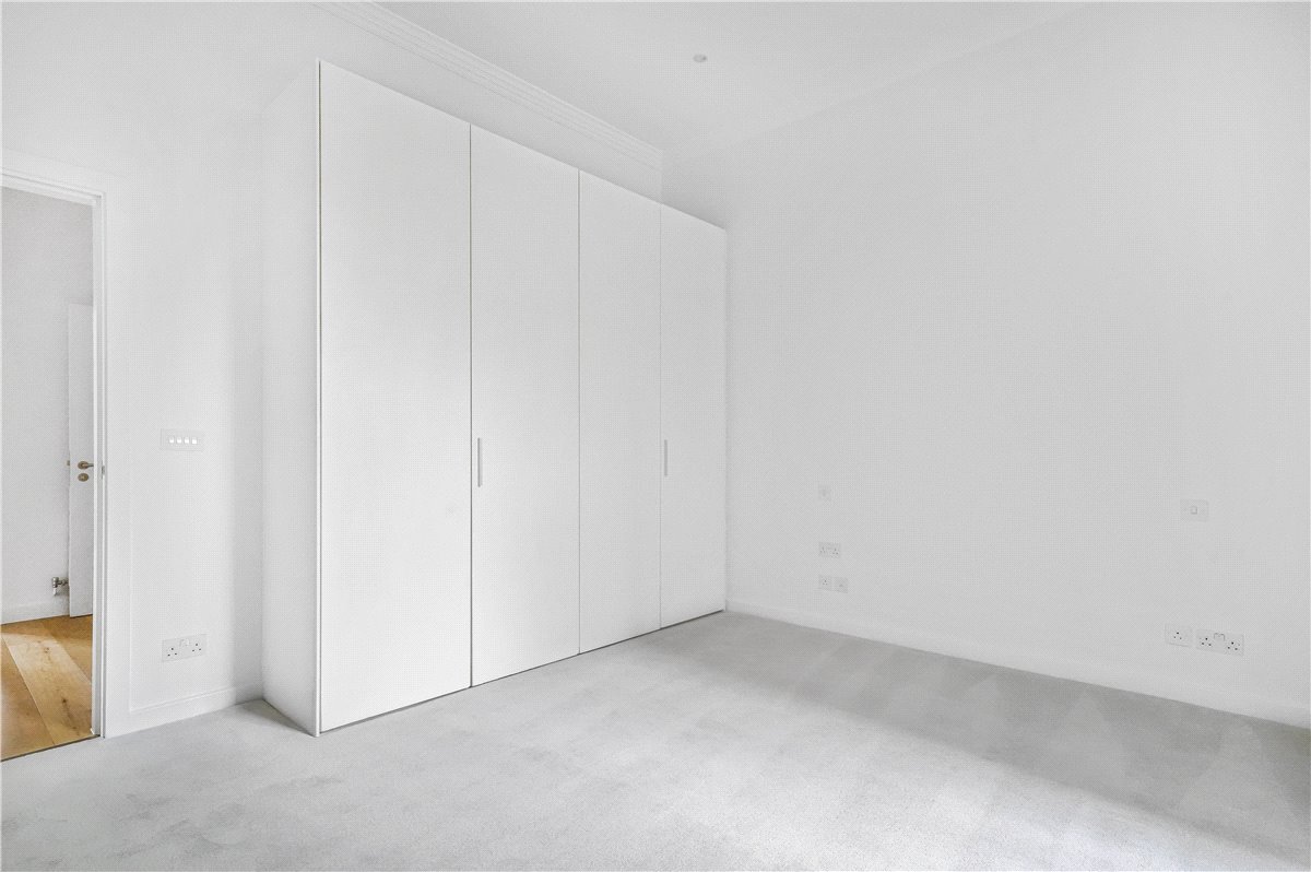 1 bedroom flat, Brompton Road, London SW3 - Available