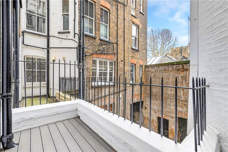 1 bedroom flat, Brompton Road, Knightsbridge SW3 - Available