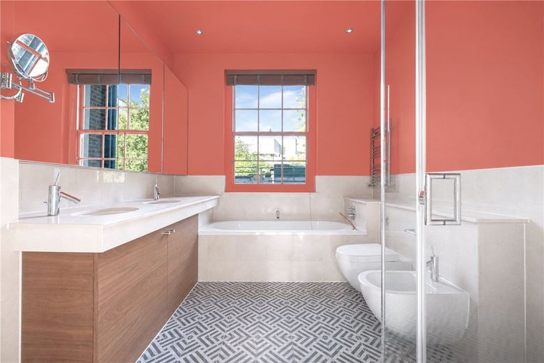 4 bedroom house, Albion Street, Paddington W2 - Available