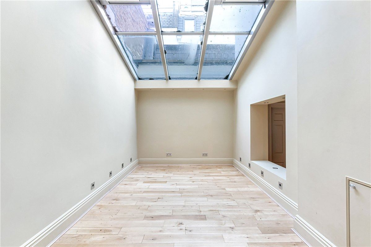 4 bedroom house, Albion Street, Paddington W2 - Available