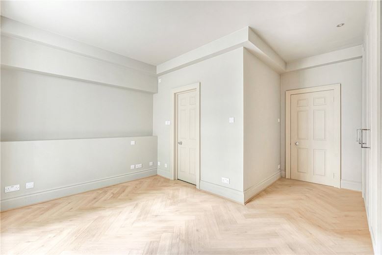 4 bedroom house, Albion Street, Paddington W2 - Available