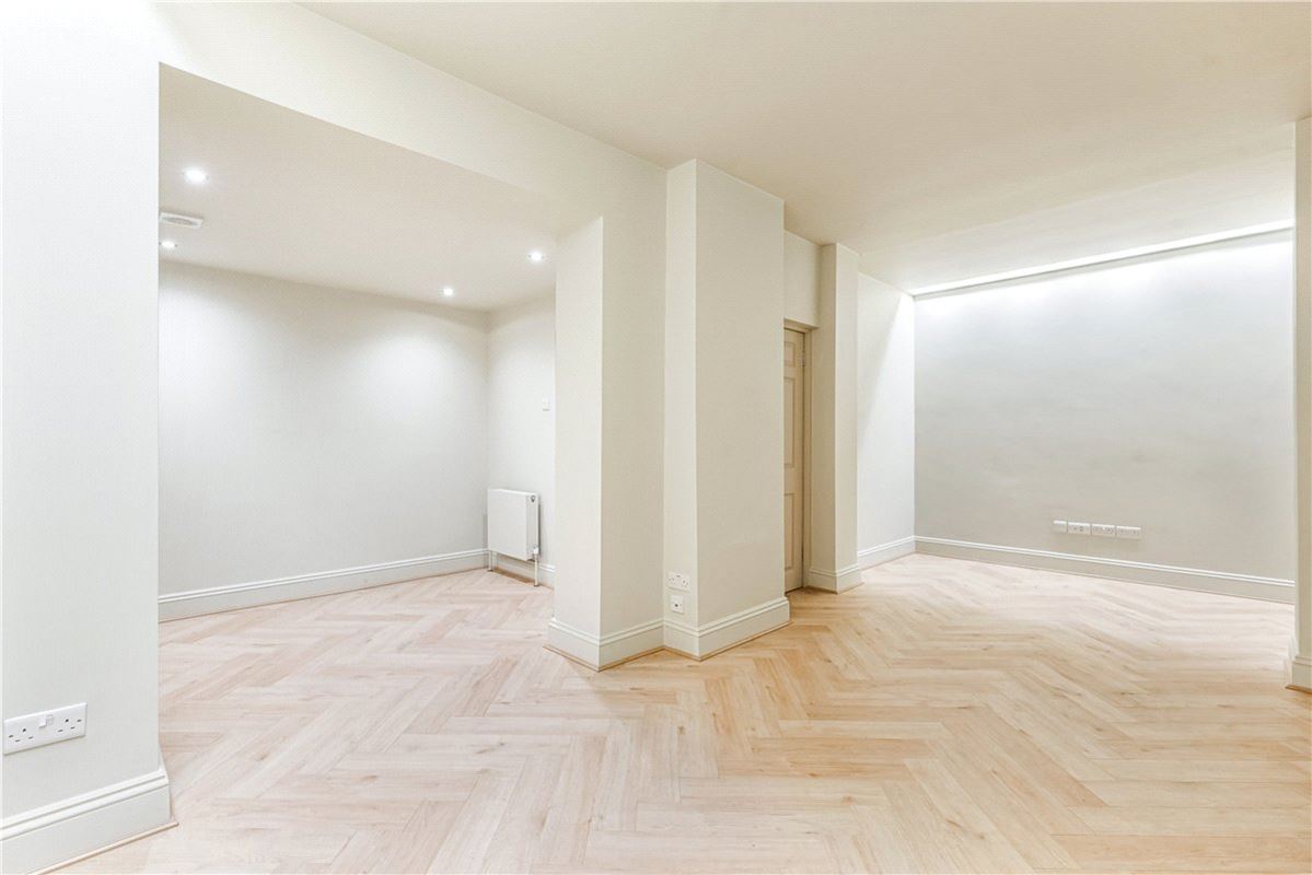 4 bedroom house, Albion Street, Paddington W2 - Available