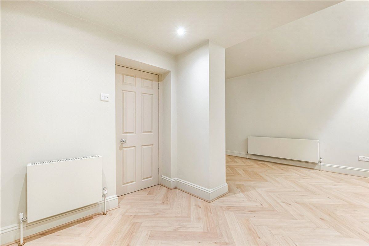 4 bedroom house, Albion Street, Paddington W2 - Available