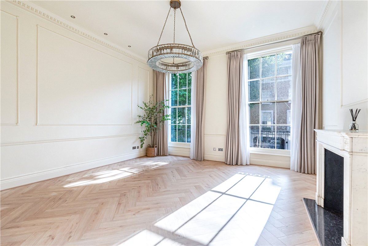 4 bedroom house, Albion Street, Paddington W2 - Available