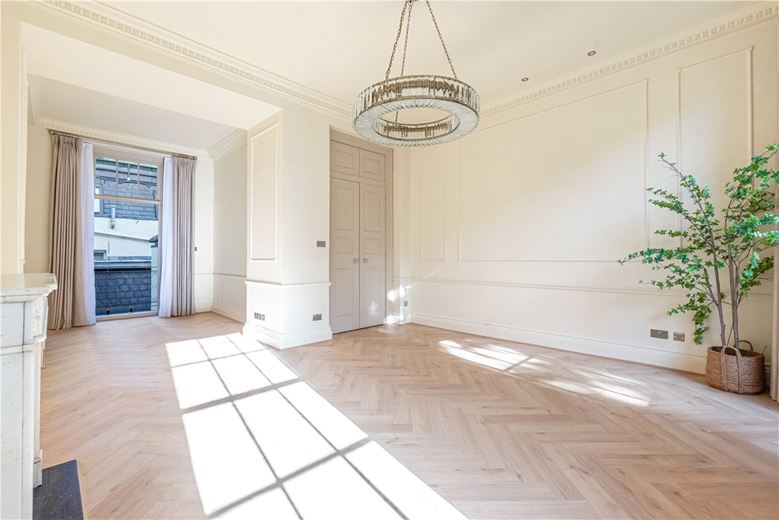 4 bedroom house, Albion Street, Paddington W2 - Available