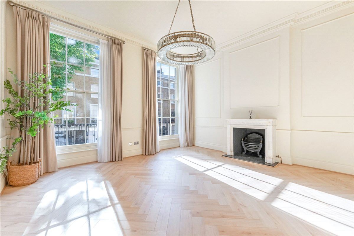 4 bedroom house, Albion Street, Paddington W2 - Available