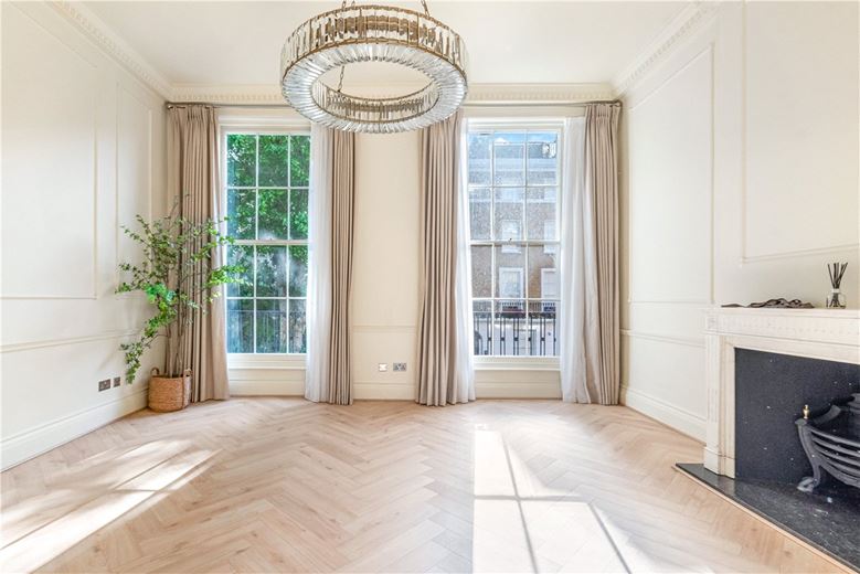 4 bedroom house, Albion Street, Paddington W2 - Available