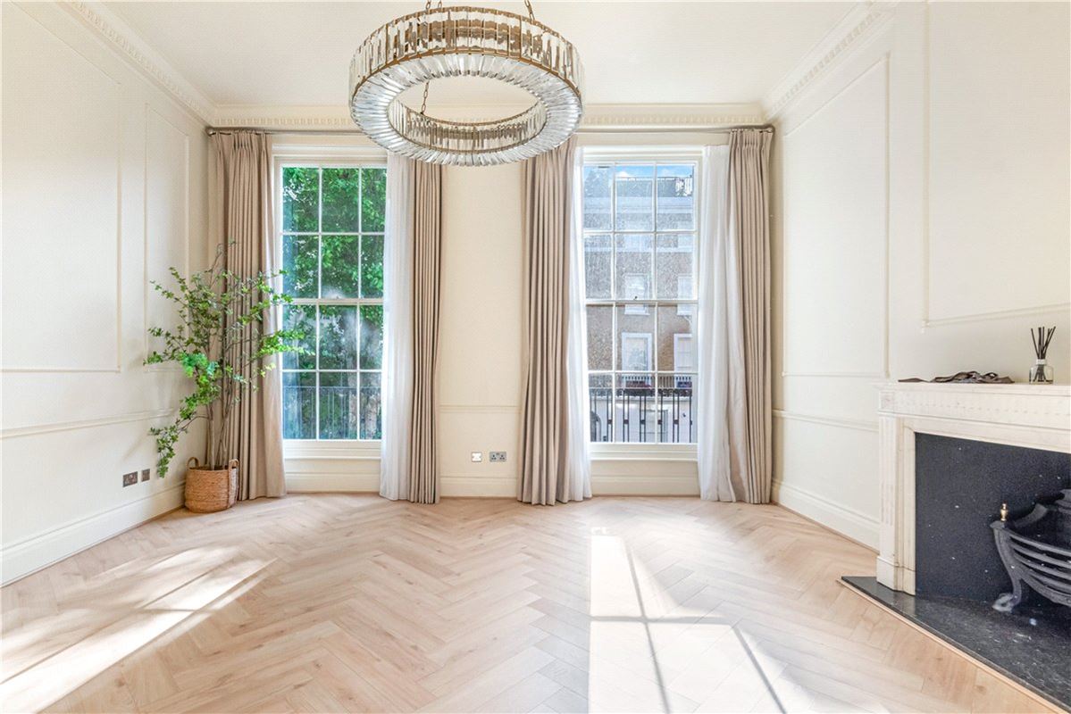 4 bedroom house, Albion Street, Paddington W2 - Available