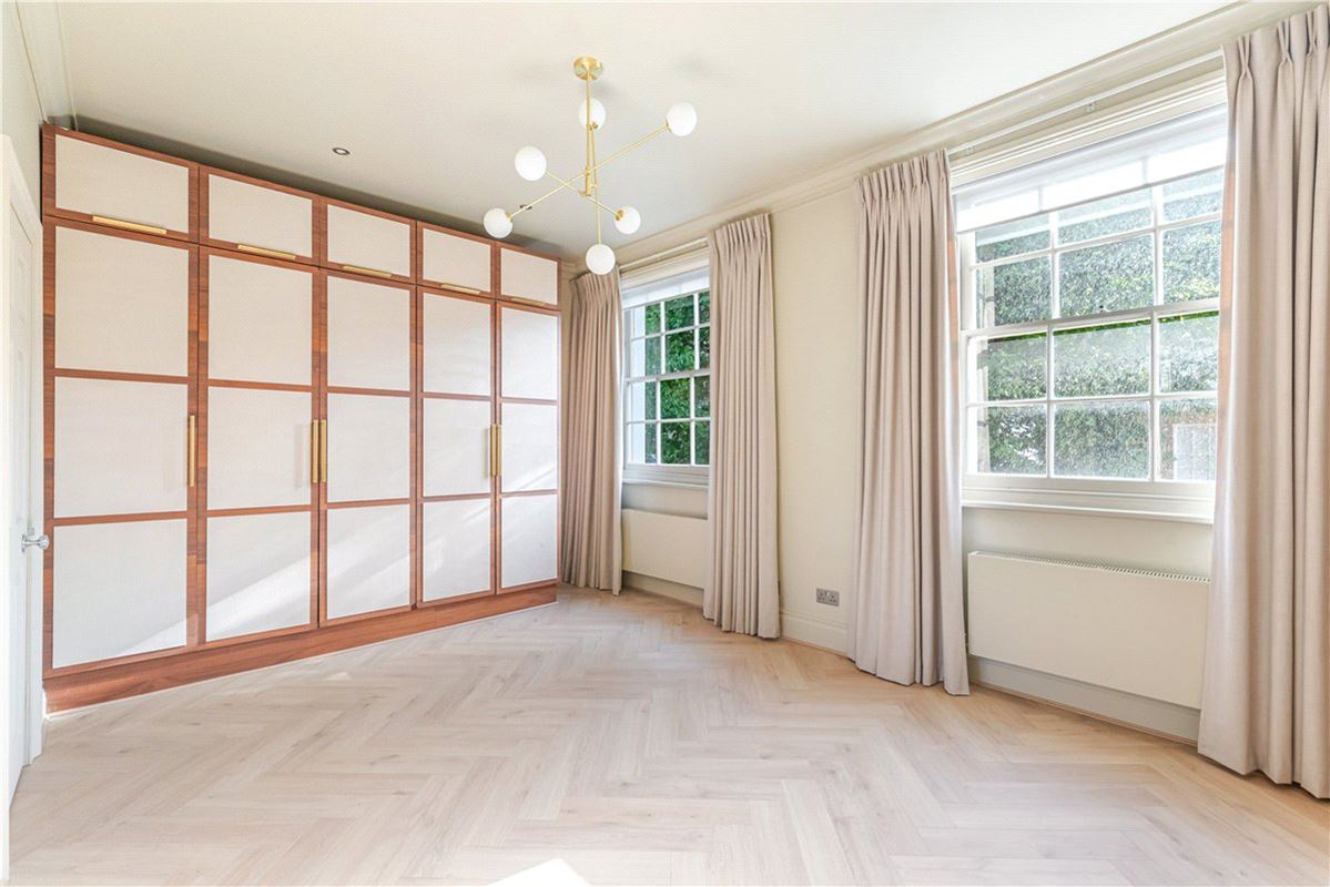 4 bedroom house, Albion Street, Paddington W2 - Available