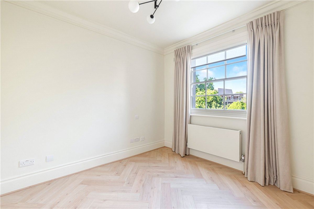 4 bedroom house, Albion Street, Paddington W2 - Available