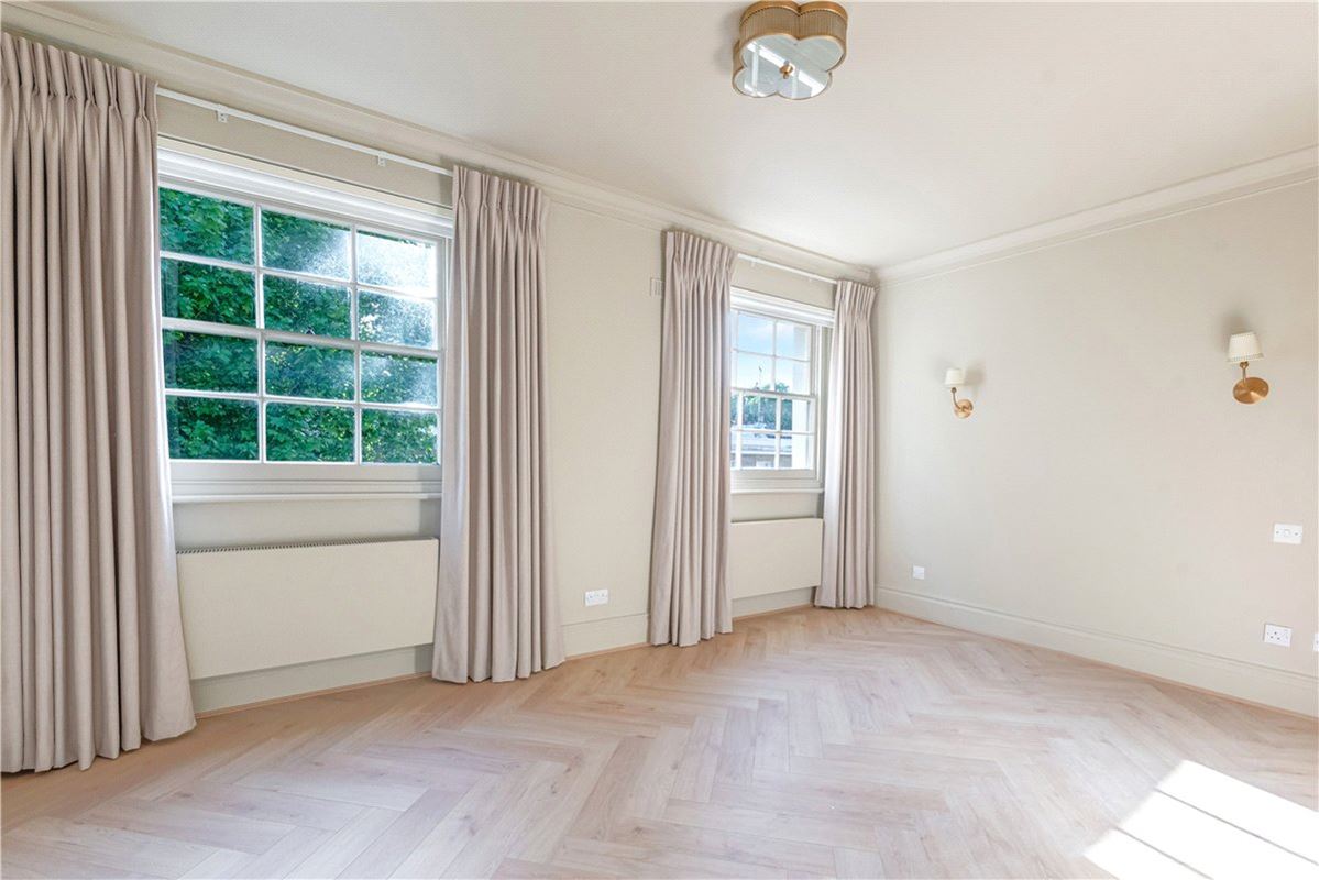 4 bedroom house, Albion Street, Paddington W2 - Available