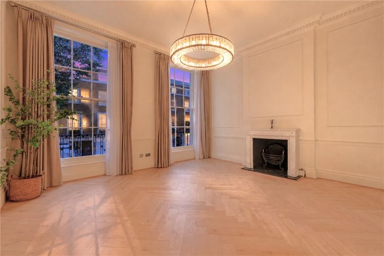 4 bedroom house, Albion Street, Paddington W2 - Available