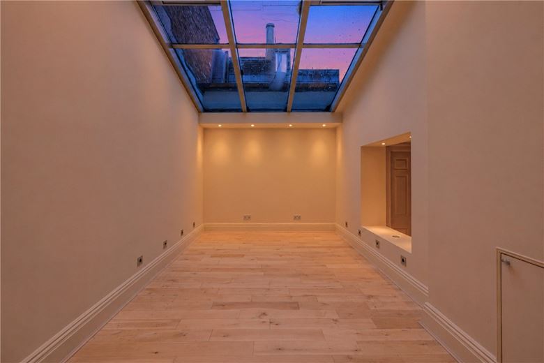 4 bedroom house, Albion Street, Paddington W2 - Available