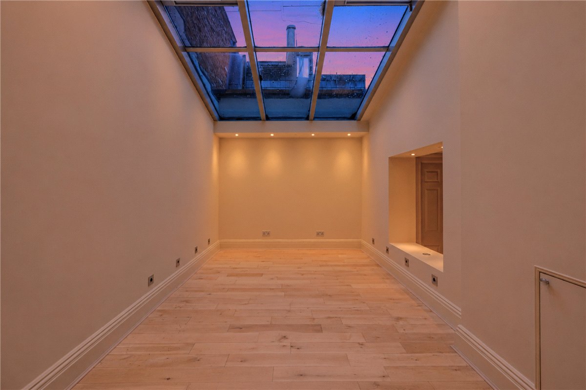 4 bedroom house, Albion Street, Paddington W2 - Available