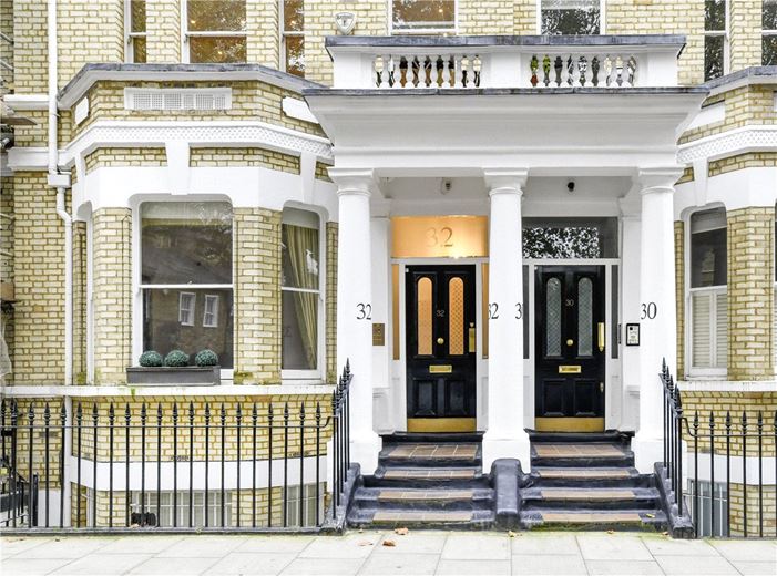 2 bedroom flat, Elm Park Road, Chelsea SW3