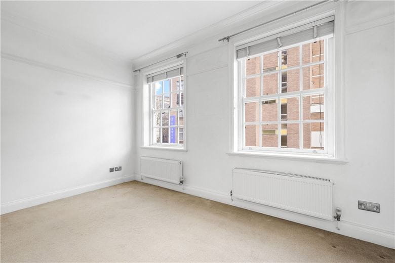 2 bedroom flat, Brompton Road, Knightsbridge SW3 - Available