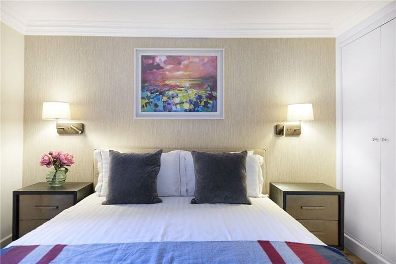 4 bedroom flat, Beaufort Gardens, Knightsbridge SW3 - Available