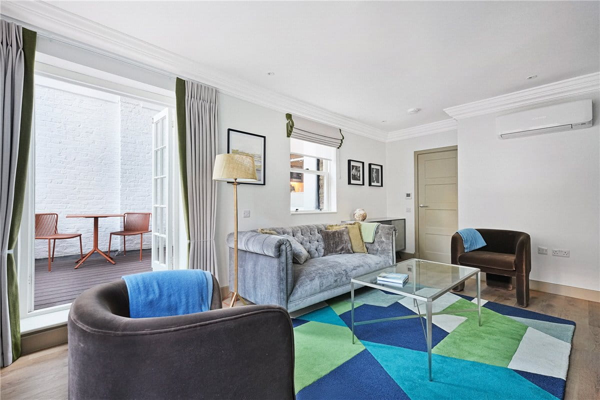 2 bedroom flat, Beaufort Gardens, Knightsbridge SW3 - Available