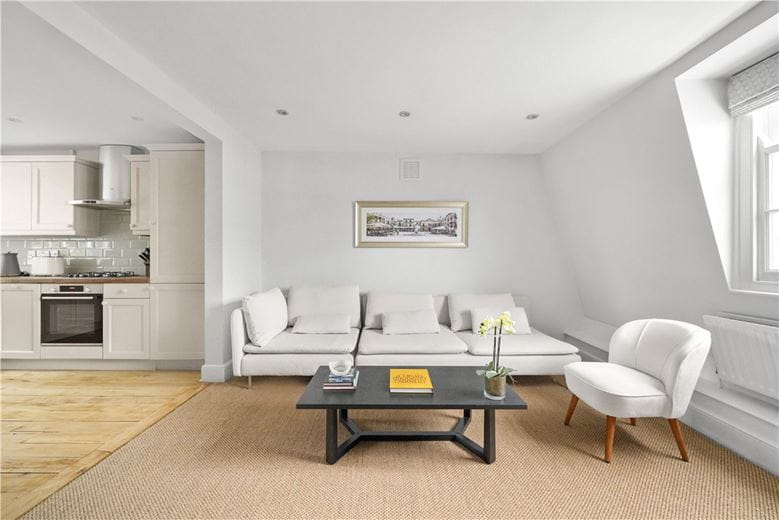 2 bedroom flat, Hobury Street, Chelsea SW10 - Available