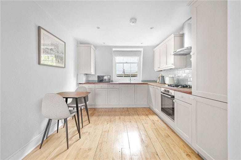 2 bedroom flat, Hobury Street, Chelsea SW10 - Available