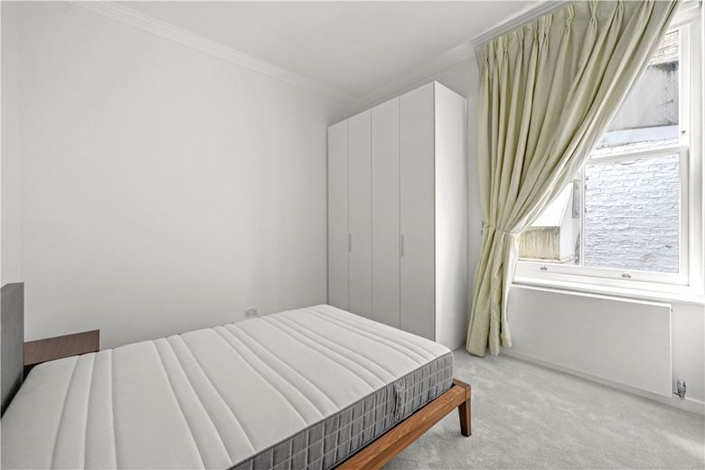 1 bedroom flat, Brompton Road, Knightsbridge SW3 - Available
