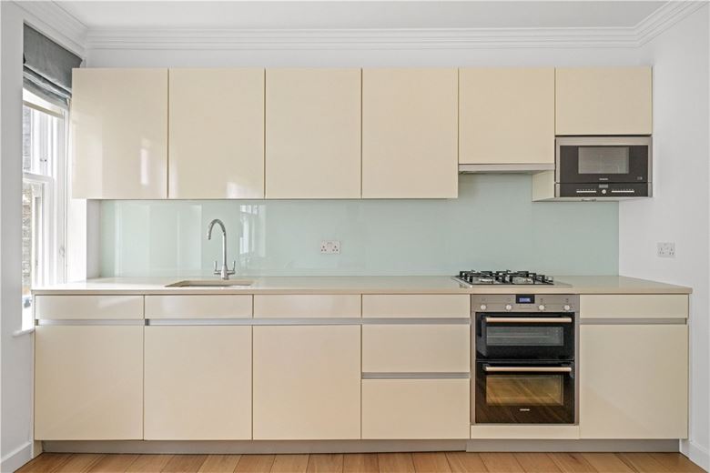 1 bedroom flat, Brompton Road, Knightsbridge SW3 - Available