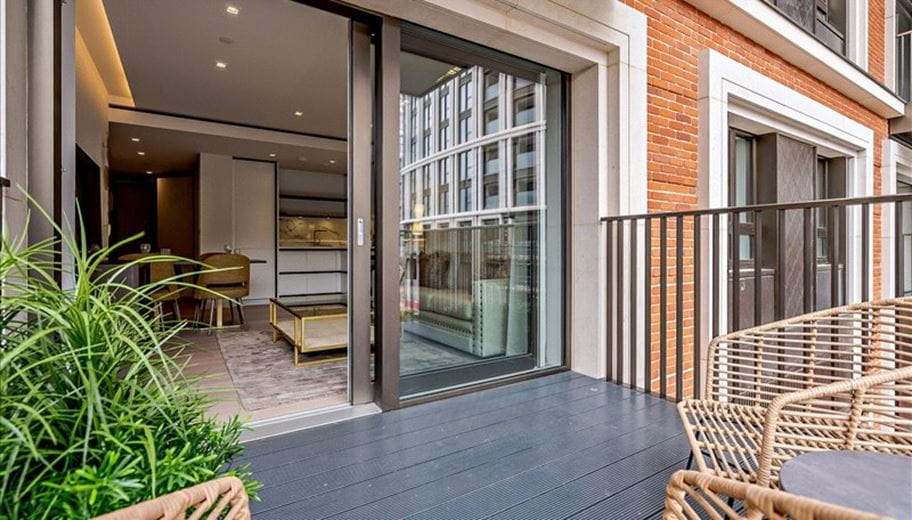 1 bedroom flat, Edgware Road, London W2 - Available