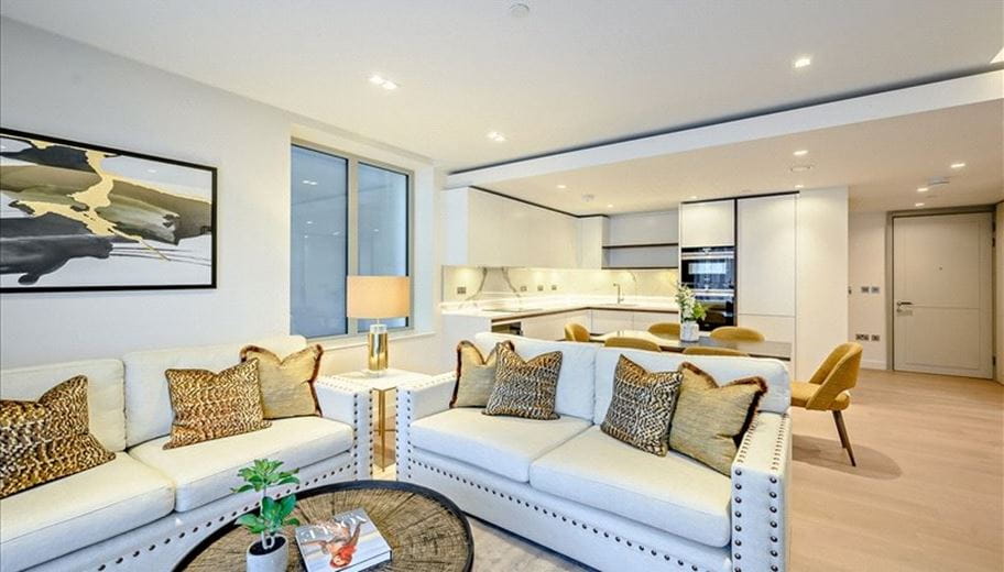 3 bedroom flat, Edgware Road, London W2 - Available
