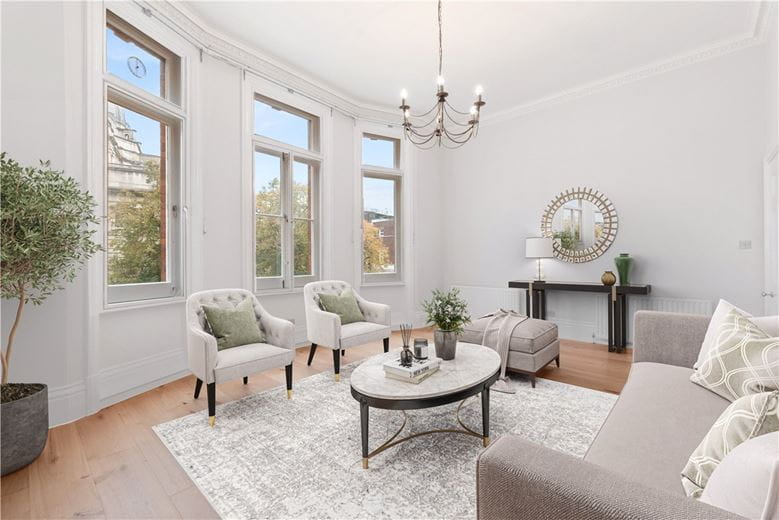 3 bedroom maisonette, Egerton Gardens, Knightsbridge SW3 - Available