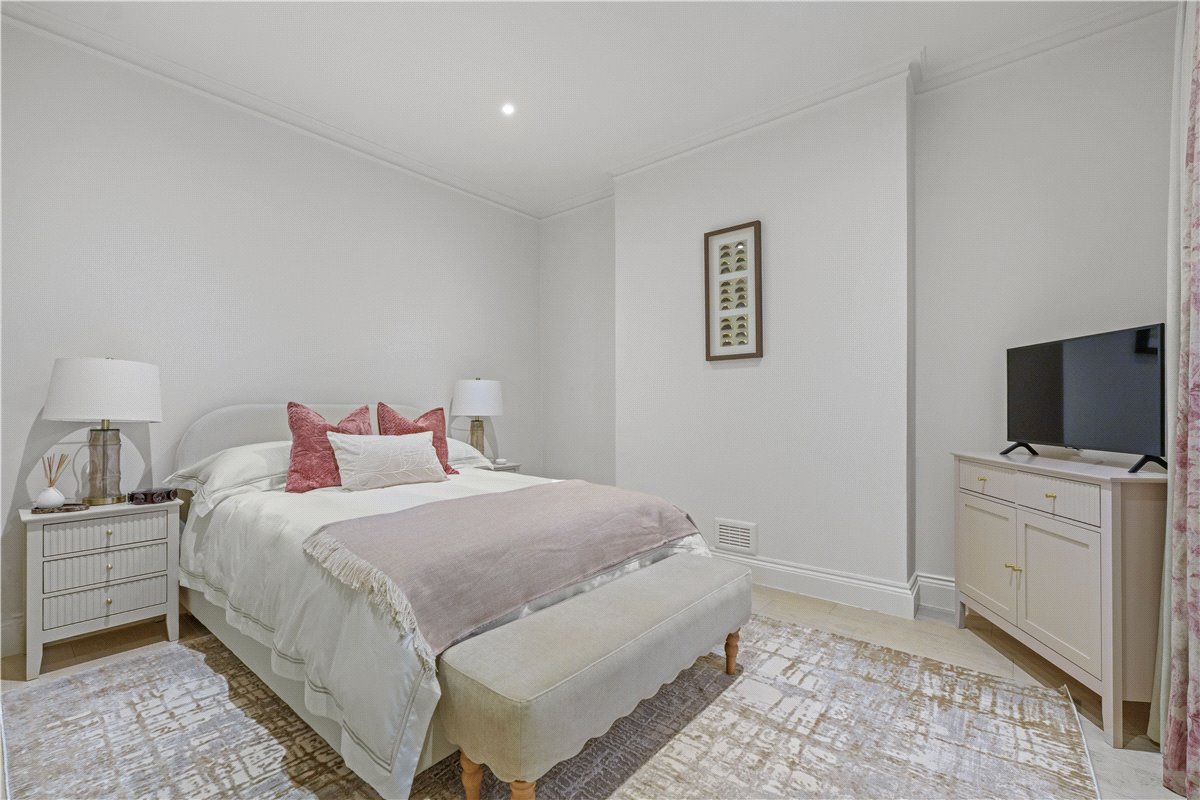 6 bedroom house, Ennismore Gardens, Knightsbridge SW7 - Available