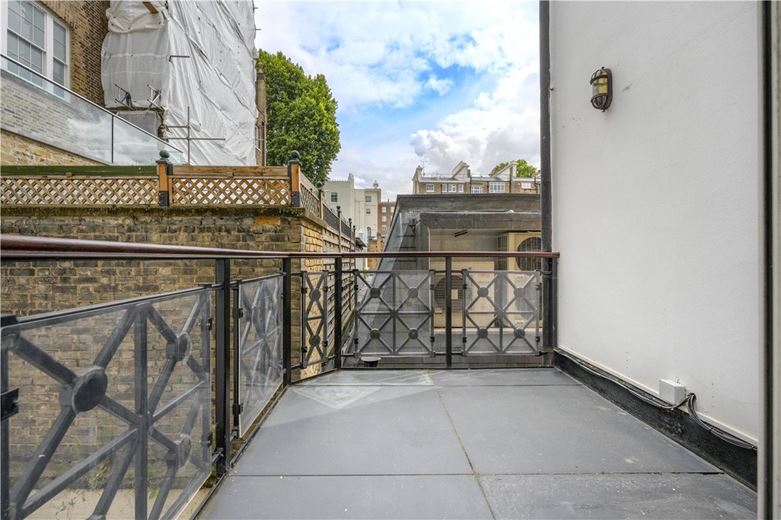 6 bedroom house, Ennismore Gardens, Knightsbridge SW7 - Available