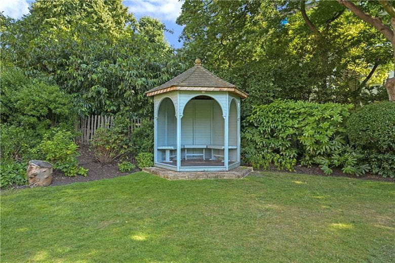 3 bedroom flat, The Little Boltons, Chelsea SW5 - Available