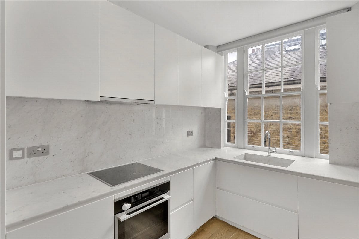 3 bedroom flat, The Little Boltons, Chelsea SW5 - Available