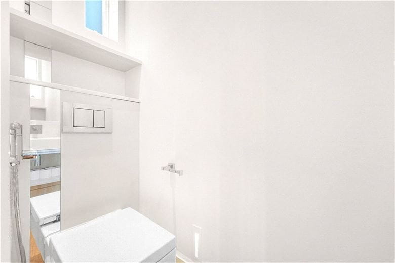 4 bedroom flat, Wynnstay Gardens, Allen Street W8 - Available