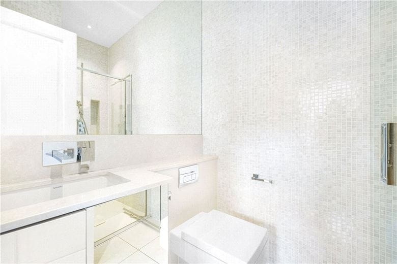 4 bedroom flat, Wynnstay Gardens, Allen Street W8 - Available