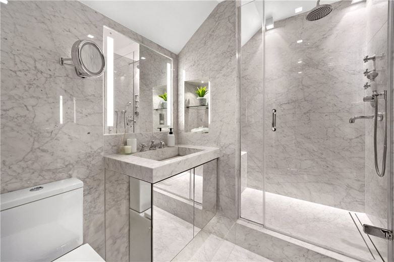 4 bedroom flat, Kingston House South, Ennismore Gardens SW7 - Available