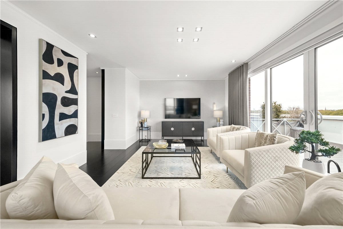 4 bedroom flat, Kingston House South, Ennismore Gardens SW7 - Available