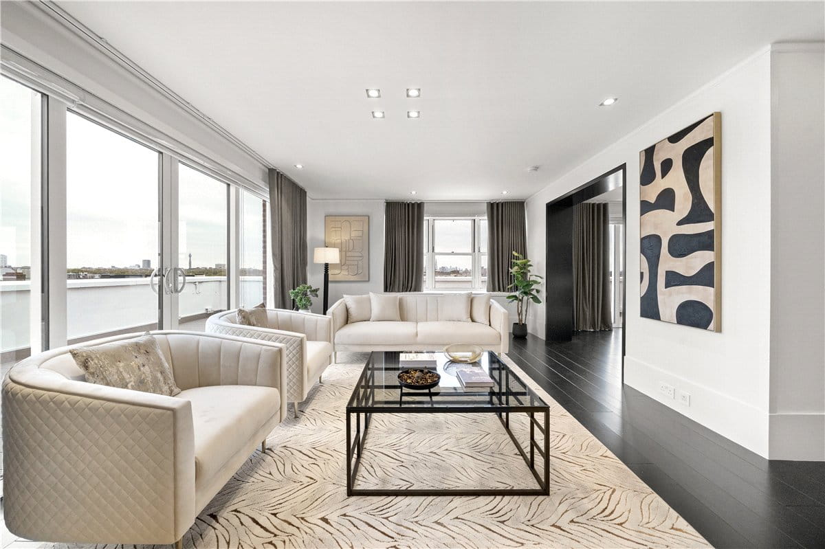 4 bedroom flat, Kingston House South, Ennismore Gardens SW7 - Available